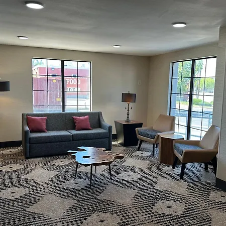 La Quinta Inn by Wyndham Albuquerque Airport-3
